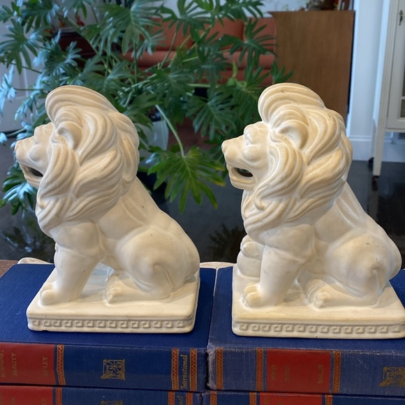 Vintage Chinese Foo Dog Ceramic Bisque Statues - Bookends - Shelf Decor - Picture 3 of 13